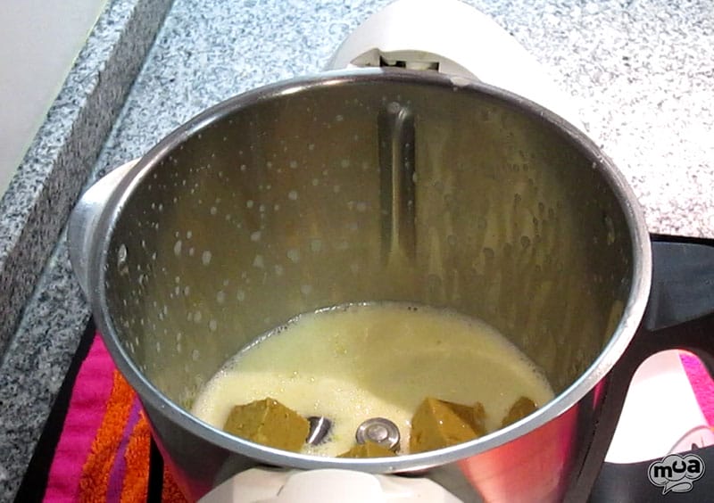 Mousse de chocolate y turrón