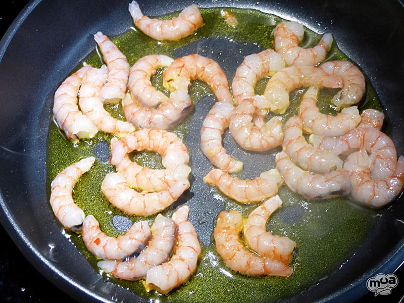 Espaguetis con gambas al ajillo