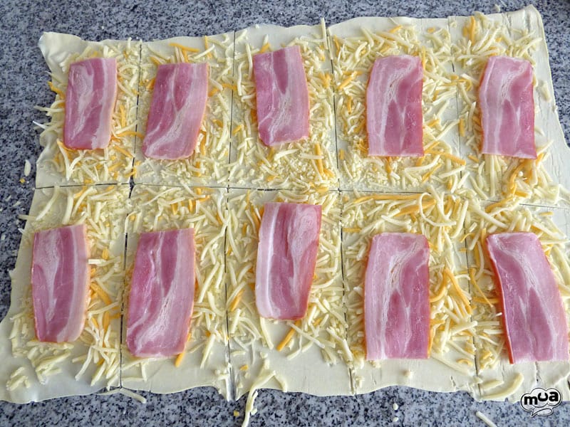 Cañas de hojaldre saladas